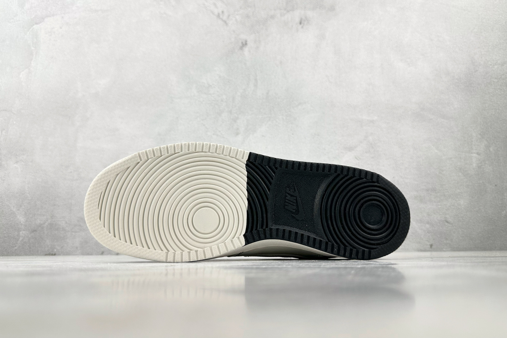 260 Nike Air Force 1'07 LV 联名 米白黑 CS5288-016