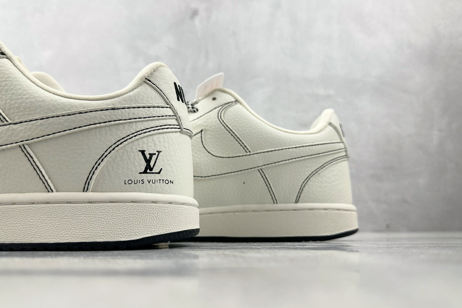 260 Nike Air Force 1'07 LV 联名 米白黑 CS5288-016