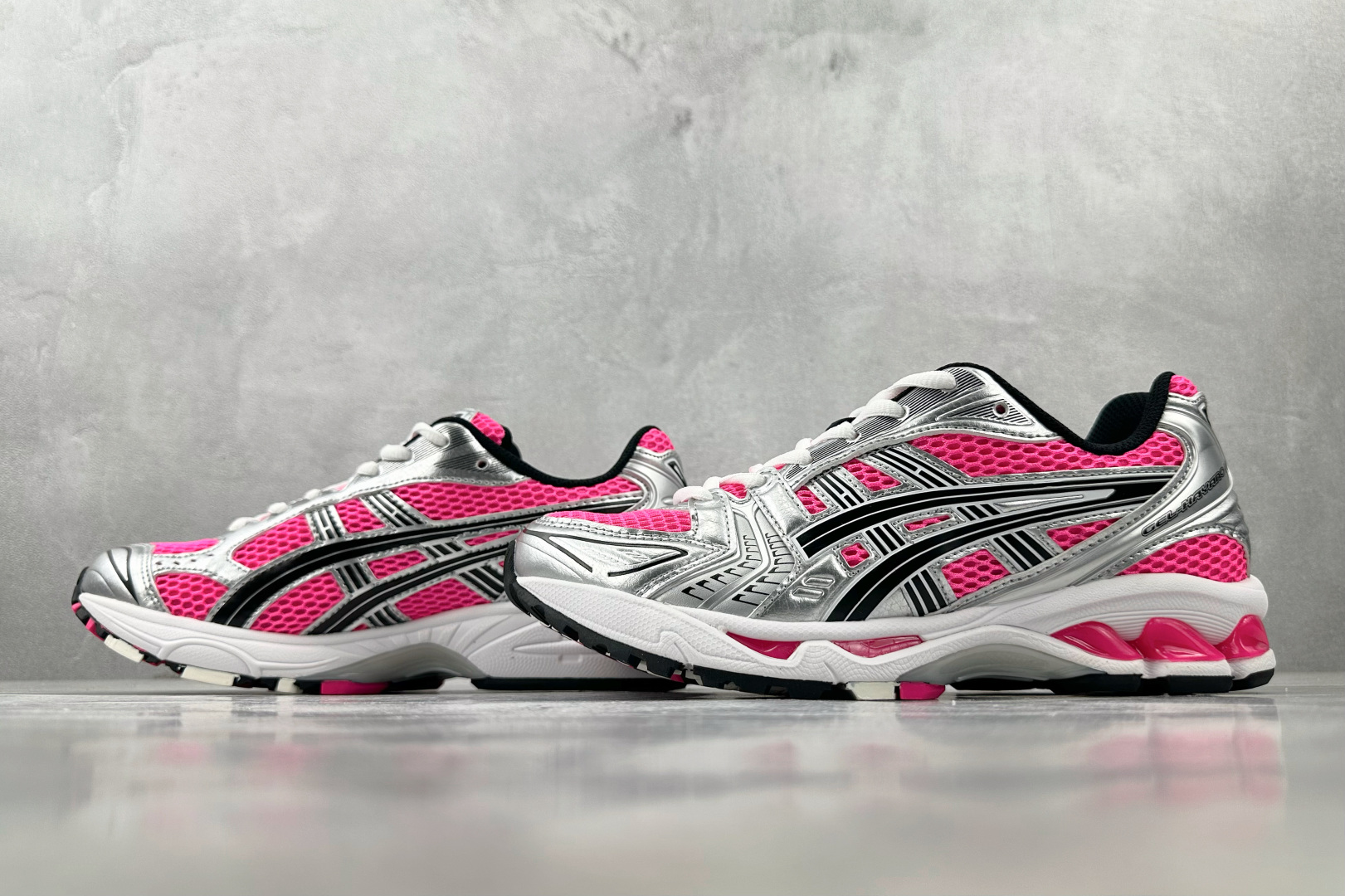 PB 本地
外贸批次 Asics Gel-Kahana 14银粉黑

货号：1201A019-700
尺