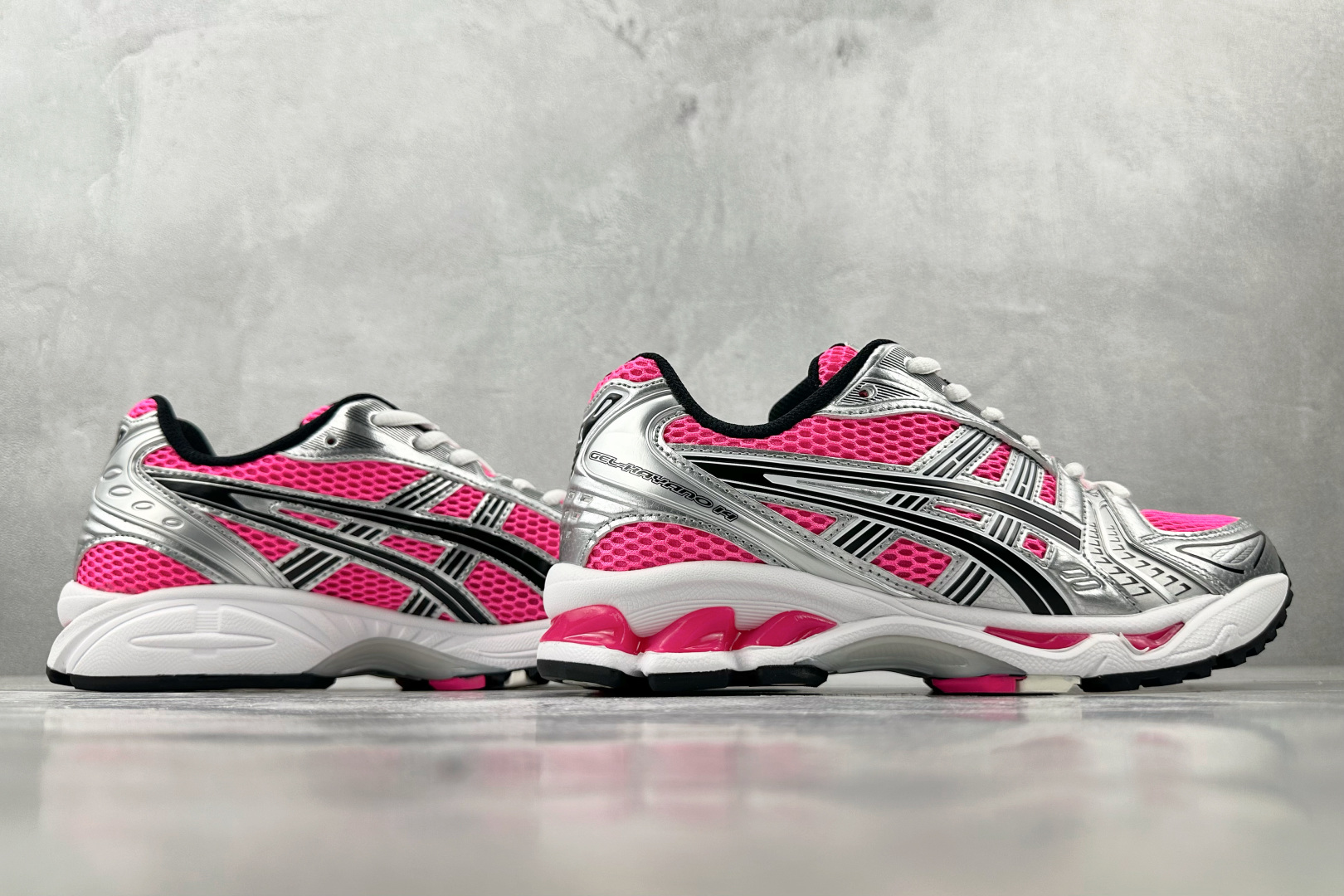 PB 本地
外贸批次 Asics Gel-Kahana 14银粉黑

货号：1201A019-700
尺