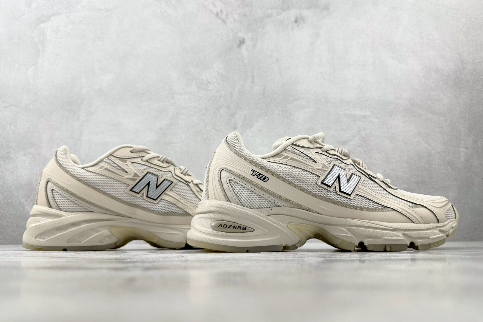 K13 
New Balance NB 740 CNY “Year Of TheSnake”米色

货号