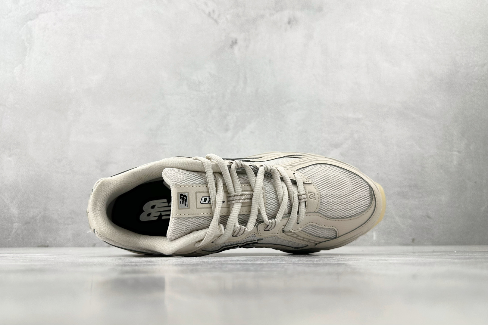 K13 
New Balance NB 740 CNY “Year Of TheSnake”米色

货号