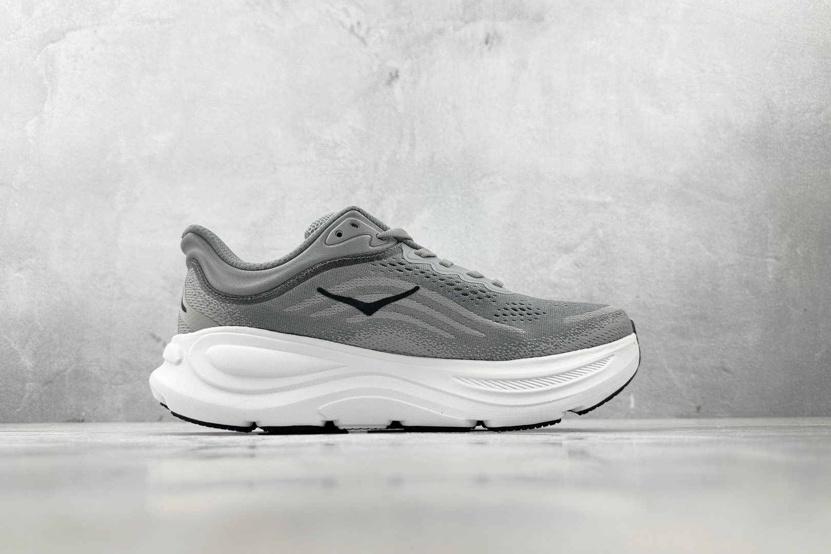220 HOKA ONE ONE Bondi 9 ”Galactic Grey/Stellar Grey”灰色 1162011-GCTC