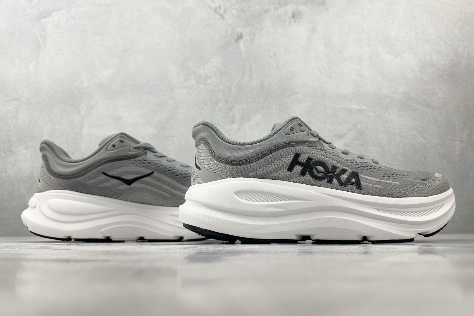 220 HOKA ONE ONE Bondi 9 ”Galactic Grey/Stellar Grey”灰色 1162011-GCTC