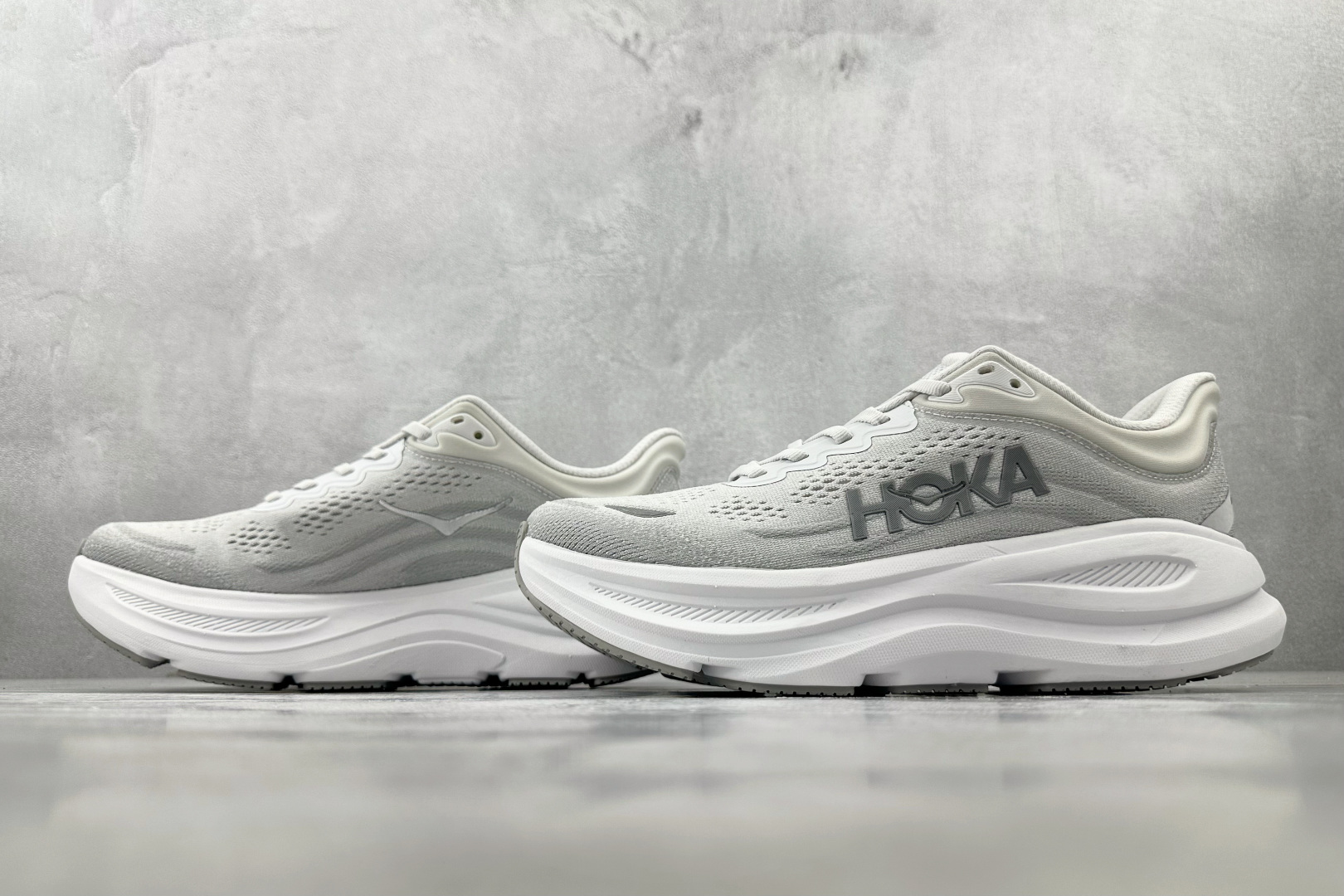 220 HOKA ONE ONE Bondi 9 星尘银 1162012-SDST