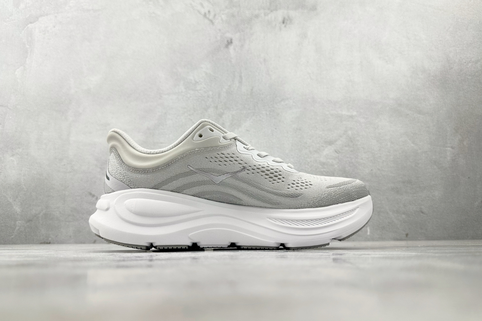 220 HOKA ONE ONE Bondi 9 星尘银 1162012-SDST