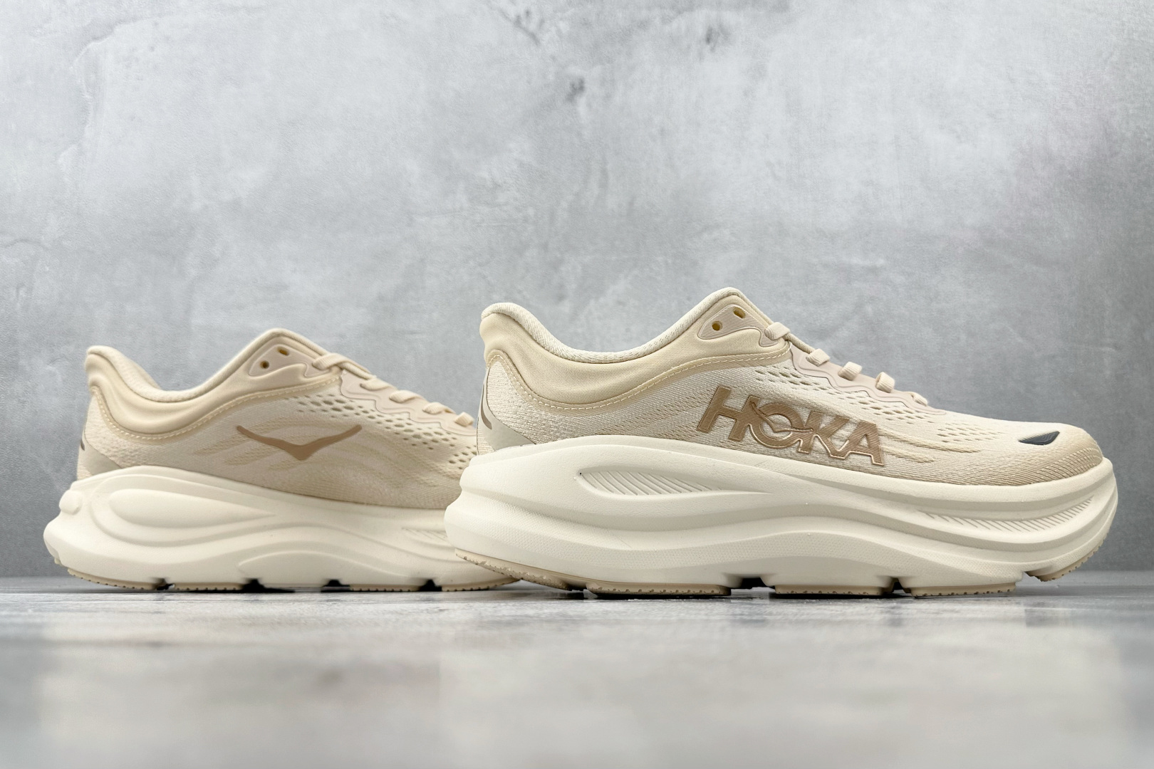 220 HOKA ONE ONE Bondi 9 米色 1162012-VCH-Chinese UA Cheap High Quatity Brand Clothes Bags handbags Sneakers wholesale wholesaler seller from China Factory suppliers Fashion Clothing Shoes best Quality Beautiful Price 220 HOKA ONE ONE Bondi 9 米色 1162012-VCH