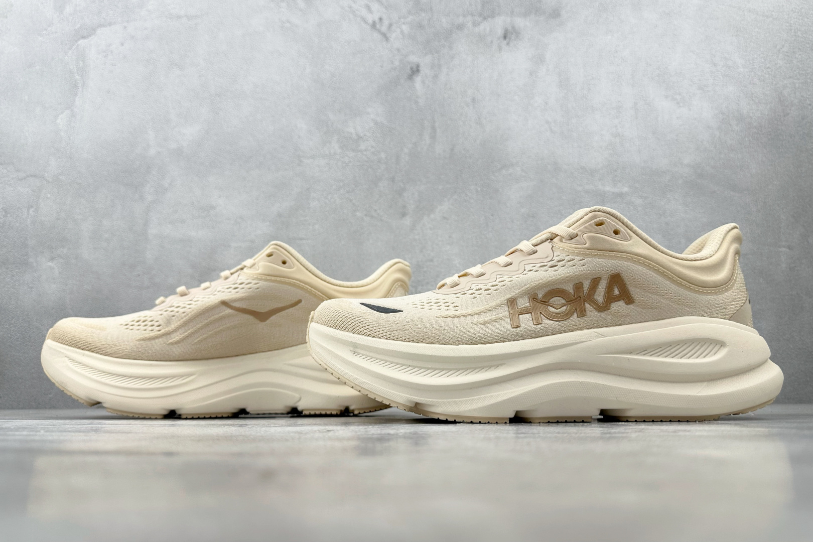 220 HOKA ONE ONE Bondi 9 米色 1162012-VCH-Chinese UA Cheap High Quatity Brand Clothes Bags handbags Sneakers wholesale wholesaler seller from China Factory suppliers Fashion Clothing Shoes best Quality Beautiful Price 220 HOKA ONE ONE Bondi 9 米色 1162012-VCH