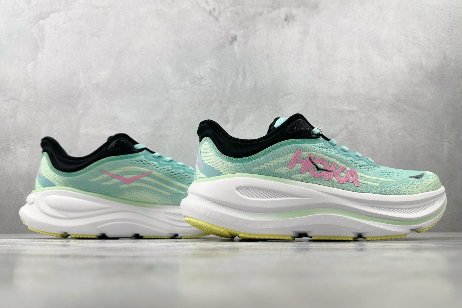 220 HOKA ONE ONE Bondi 9 蓝色薄荷绿 1162012-BTF-Chinese UA Cheap High Quatity Brand Clothes Bags handbags Sneakers wholesale wholesaler seller from China Factory suppliers Fashion Clothing Shoes best Quality Beautiful Price 220 HOKA ONE ONE Bondi 9 蓝色薄荷绿 1162012-BTF