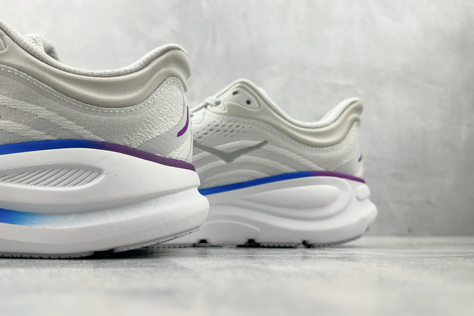 220 HOKA ONE ONE Bondi 9 灰色 1162014-CYWH-Chinese UA Cheap High Quatity Brand Clothes Bags handbags Sneakers wholesale wholesaler seller from China Factory suppliers Fashion Clothing Shoes best Quality Beautiful Price 220 HOKA ONE ONE Bondi 9 灰色 1162014-CYWH