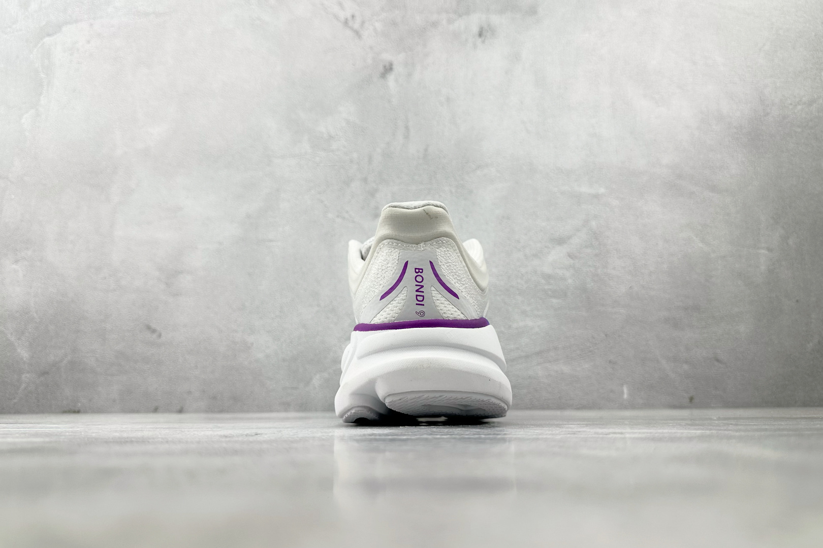 220 HOKA ONE ONE Bondi 9 灰色 1162014-CYWH-Chinese UA Cheap High Quatity Brand Clothes Bags handbags Sneakers wholesale wholesaler seller from China Factory suppliers Fashion Clothing Shoes best Quality Beautiful Price 220 HOKA ONE ONE Bondi 9 灰色 1162014-CYWH