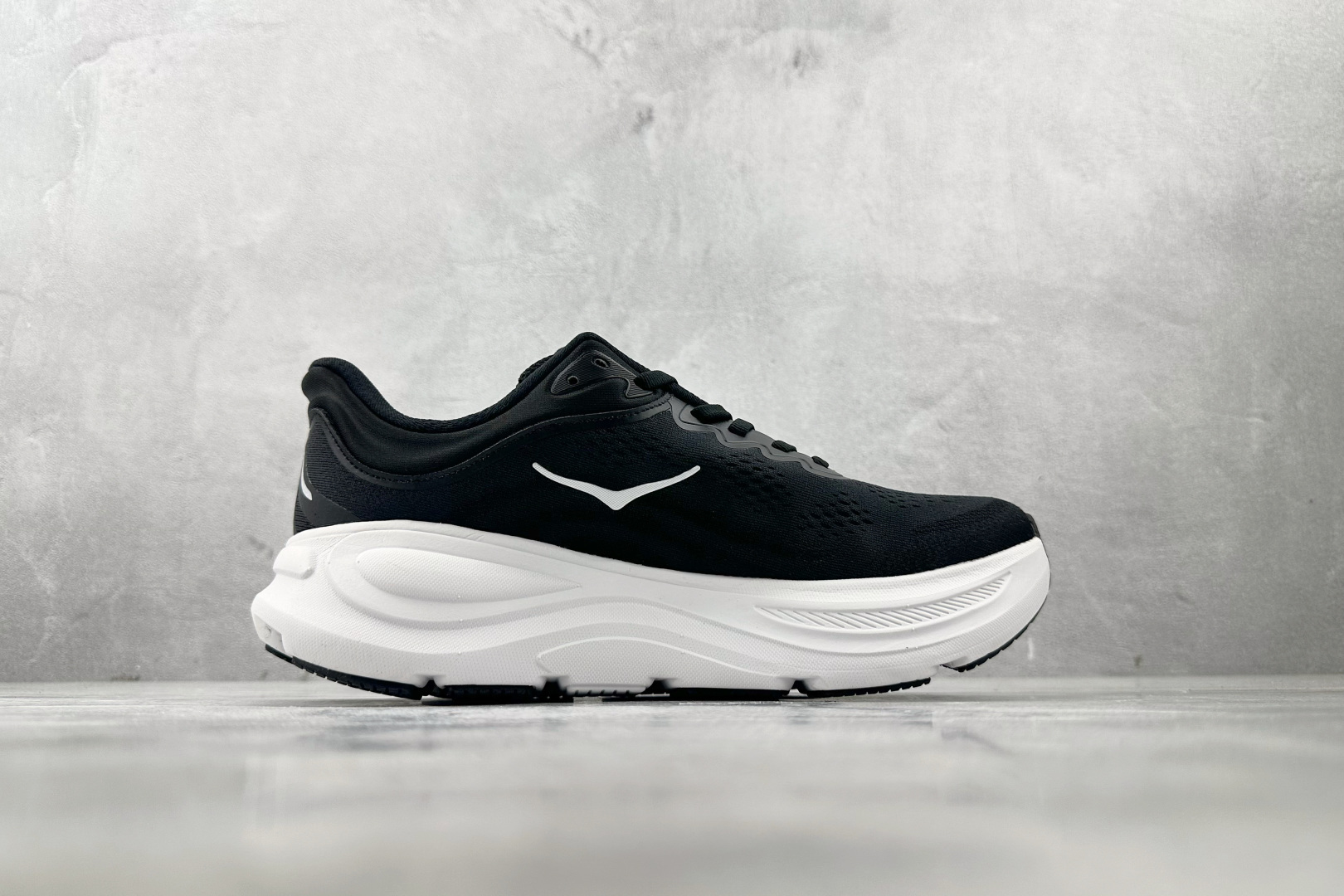 220 HOKA ONE ONE Bondi 9 黑色 1162011-BWHT-Chinese UA Cheap High Quatity Brand Clothes Bags handbags Sneakers wholesale wholesaler seller from China Factory suppliers Fashion Clothing Shoes best Quality Beautiful Price 220 HOKA ONE ONE Bondi 9 黑色 1162011-BWHT