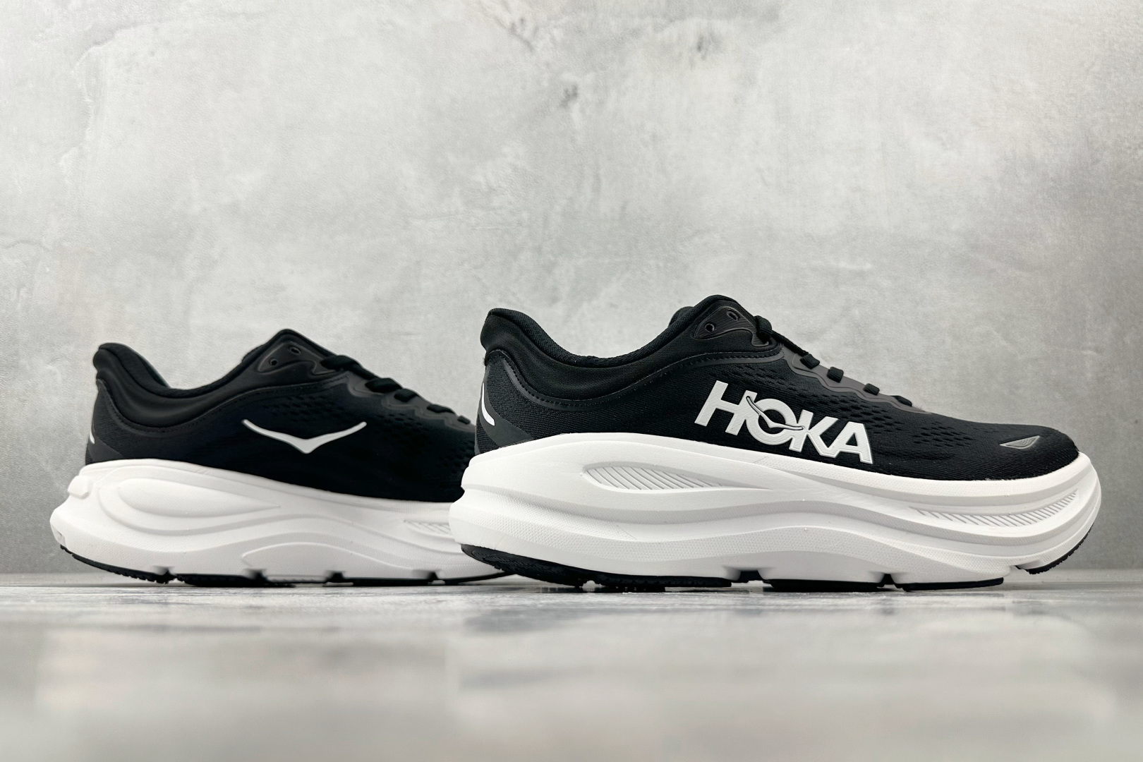 220 HOKA ONE ONE Bondi 9 黑色 1162011-BWHT-Chinese UA Cheap High Quatity Brand Clothes Bags handbags Sneakers wholesale wholesaler seller from China Factory suppliers Fashion Clothing Shoes best Quality Beautiful Price 220 HOKA ONE ONE Bondi 9 黑色 1162011-BWHT