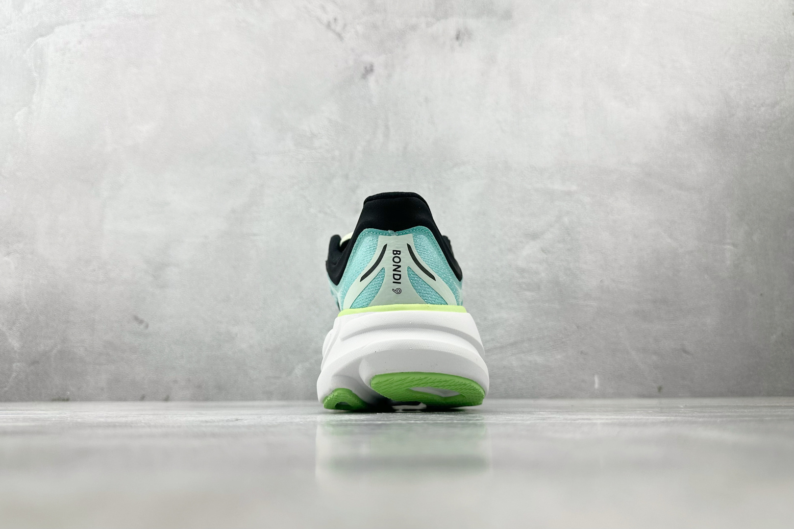 220 HOKA ONE ONE Bondi 9 蓝白色 1162011-LNMT-Chinese UA Cheap High Quatity Brand Clothes Bags handbags Sneakers wholesale wholesaler seller from China Factory suppliers Fashion Clothing Shoes best Quality Beautiful Price 220 HOKA ONE ONE Bondi 9 蓝白色 1162011-LNMT