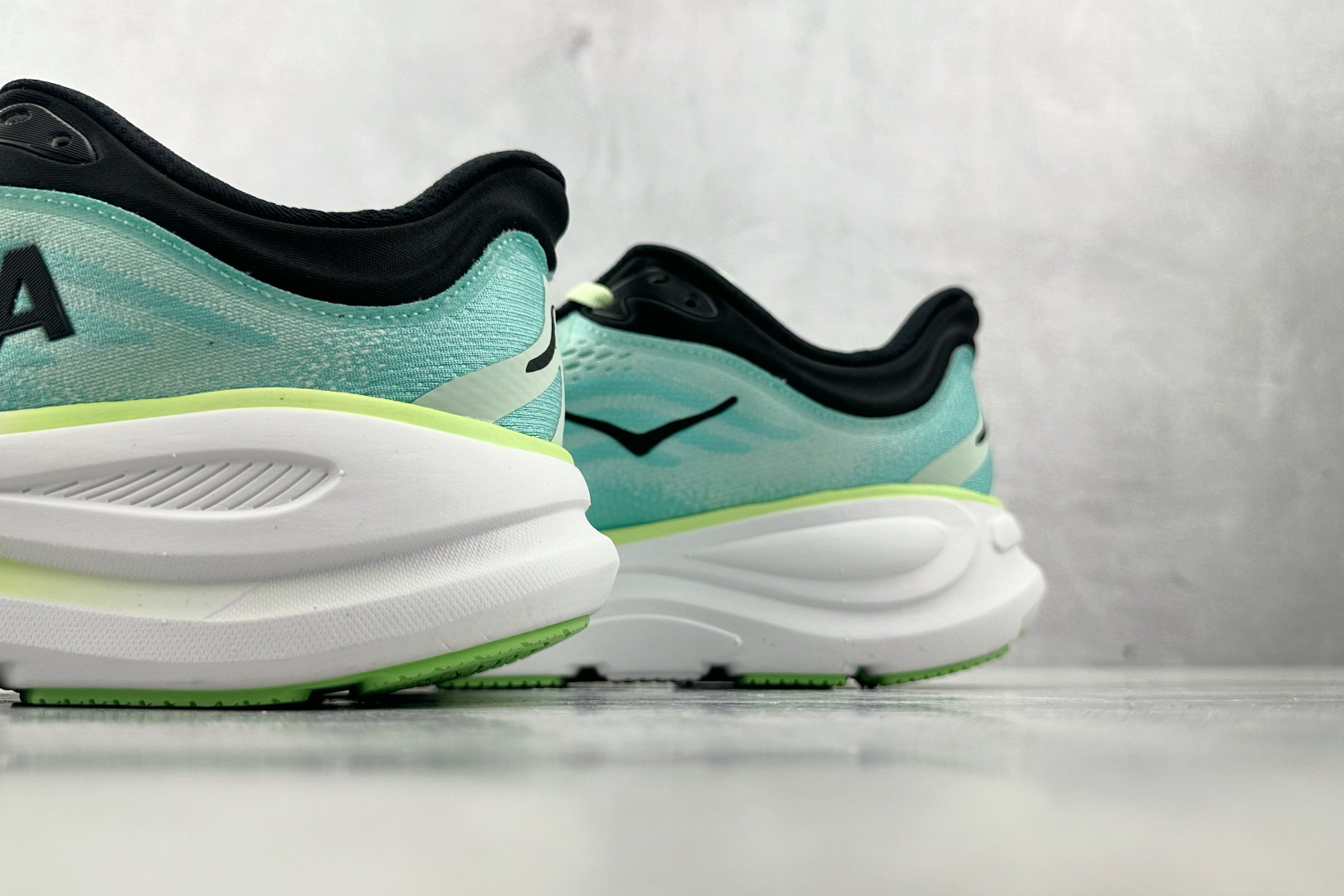 220 HOKA ONE ONE Bondi 9 蓝白色 1162011-LNMT-Chinese UA Cheap High Quatity Brand Clothes Bags handbags Sneakers wholesale wholesaler seller from China Factory suppliers Fashion Clothing Shoes best Quality Beautiful Price 220 HOKA ONE ONE Bondi 9 蓝白色 1162011-LNMT