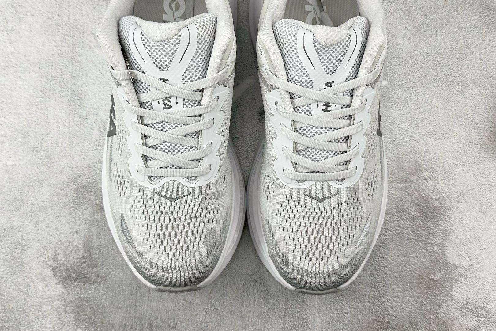 220 HOKA ONE ONE Bondi 9 白银色 1162012-SDSTS