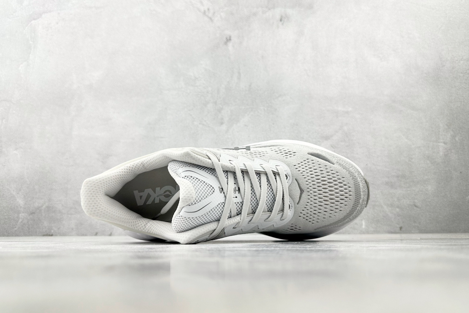 220 HOKA ONE ONE Bondi 9 白银色 1162012-SDSTS