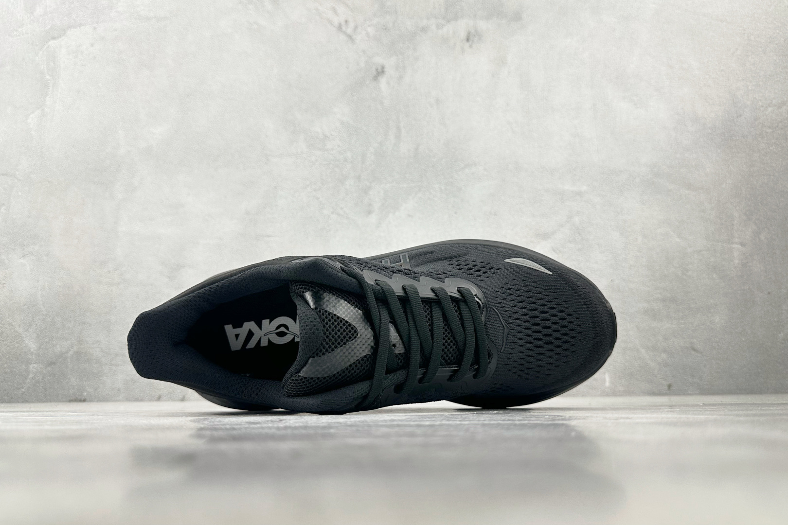 220 HOKA ONE ONE Bondi 9 黑色 1162013-BBLC