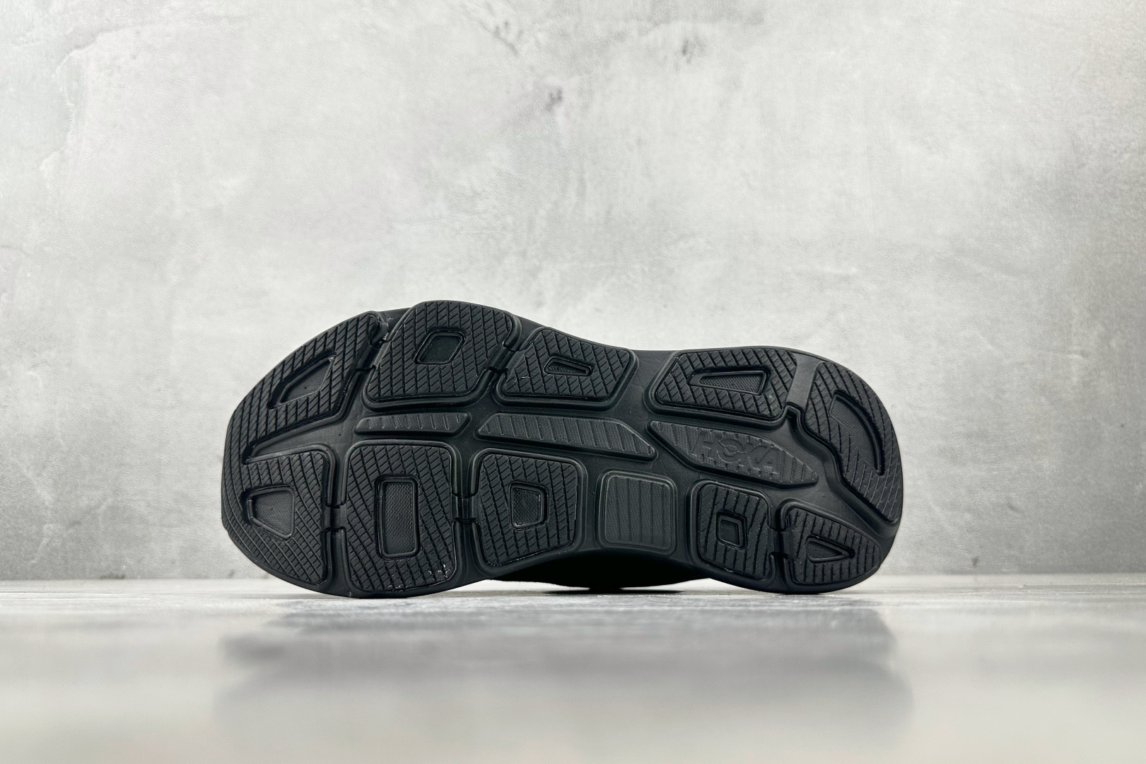 220 HOKA ONE ONE Bondi 9 黑色 1162013-BBLC