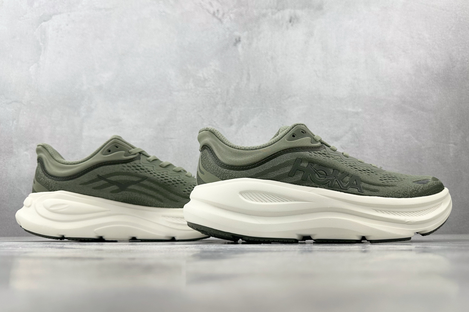 220 HOKA ONE ONE Bondi 9 绿色 1162011-SSSC