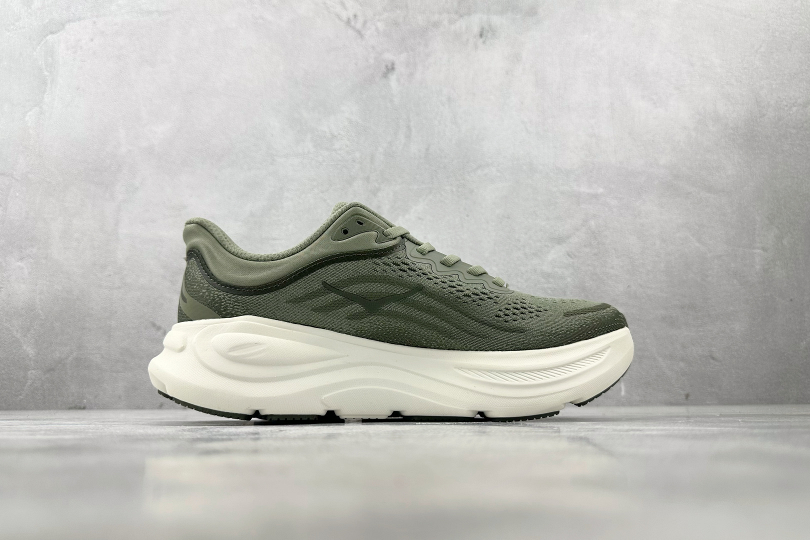 220 HOKA ONE ONE Bondi 9 绿色 1162011-SSSC