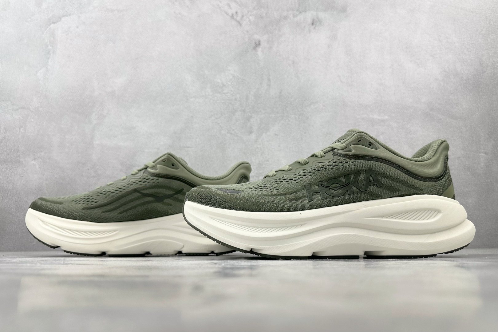 220 HOKA ONE ONE Bondi 9 绿色 1162011-SSSC