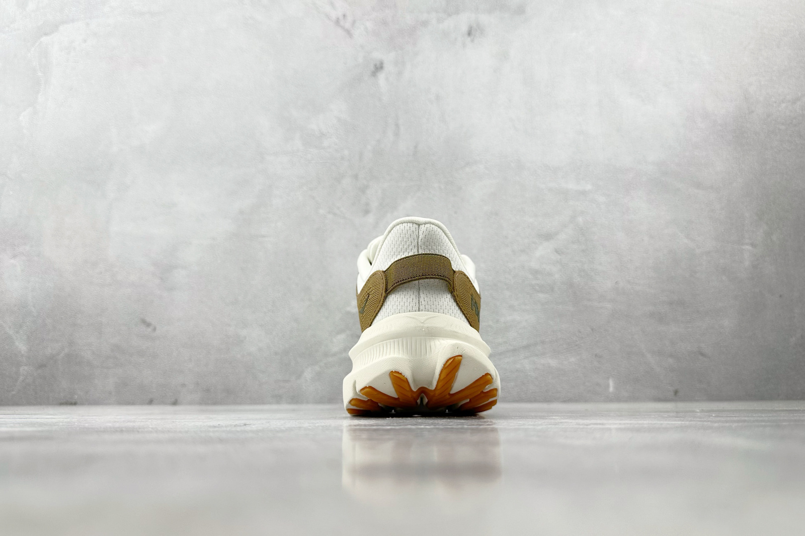 200 HOKA ONE ONE KAWANA 2 棕色 1147930-WLK