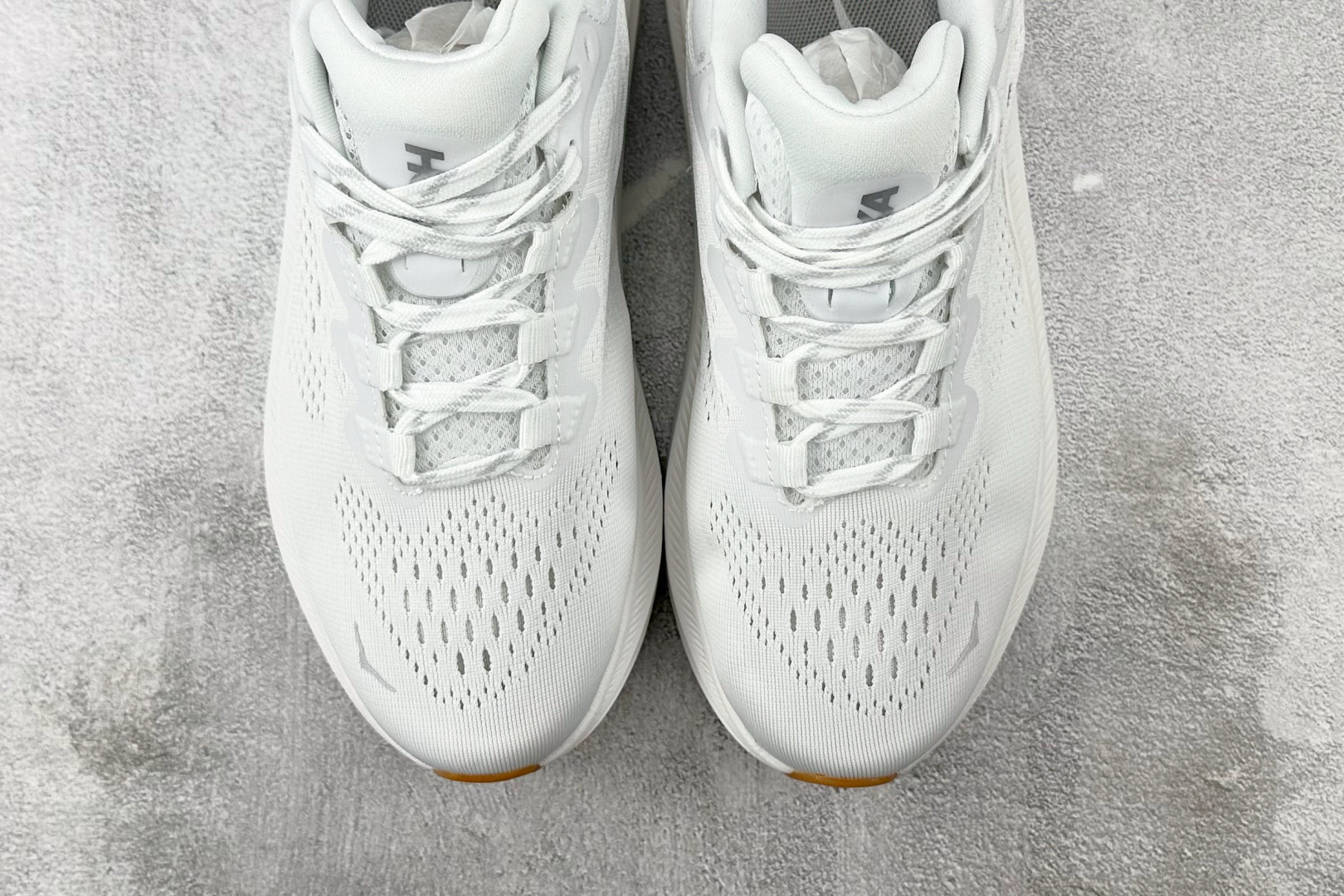 200 HOKA ONE ONE KAWANA 2 白色 1147930-WNCL