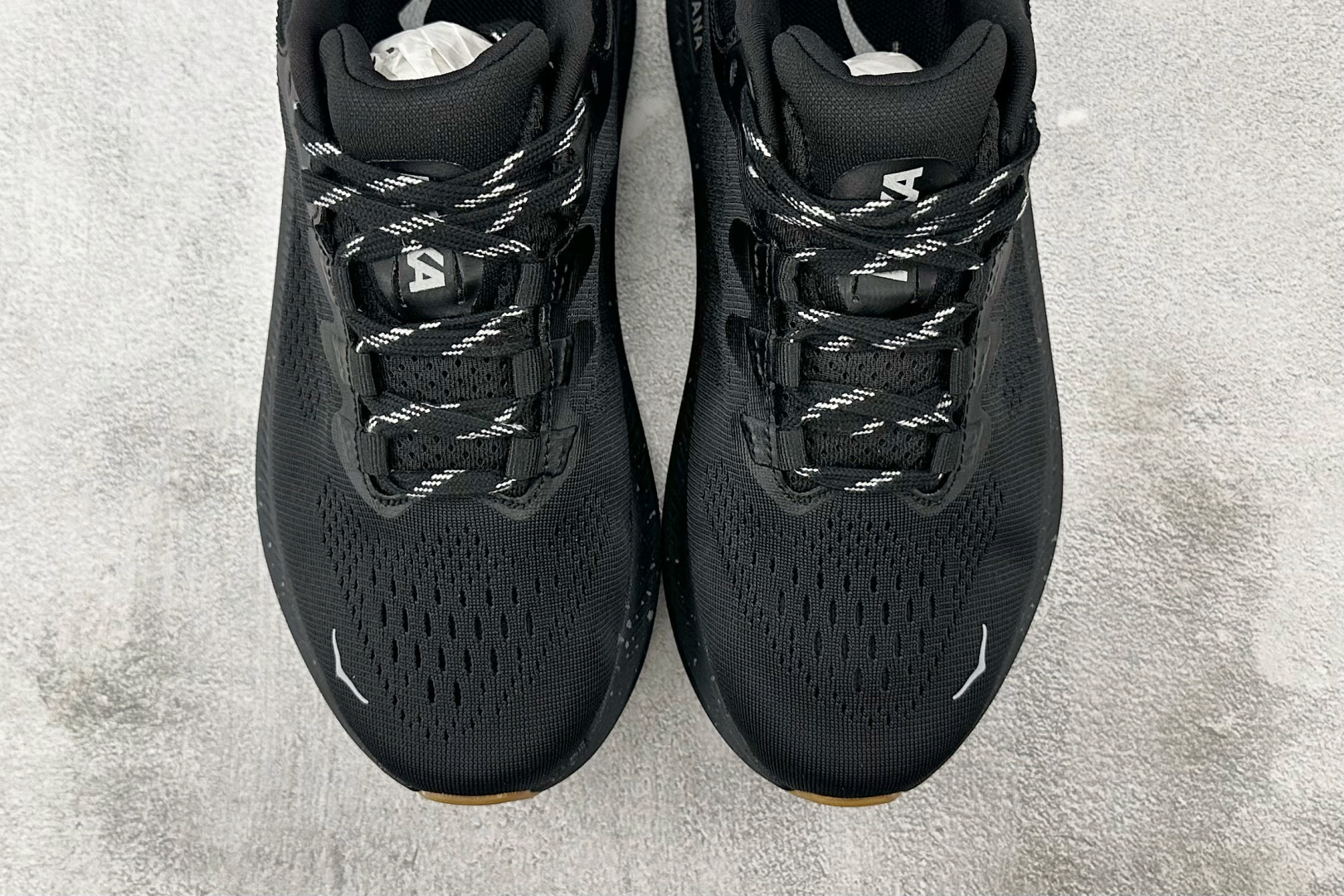 200 HOKA ONE ONE KAWANA 2 黑色 1147930-BBLC