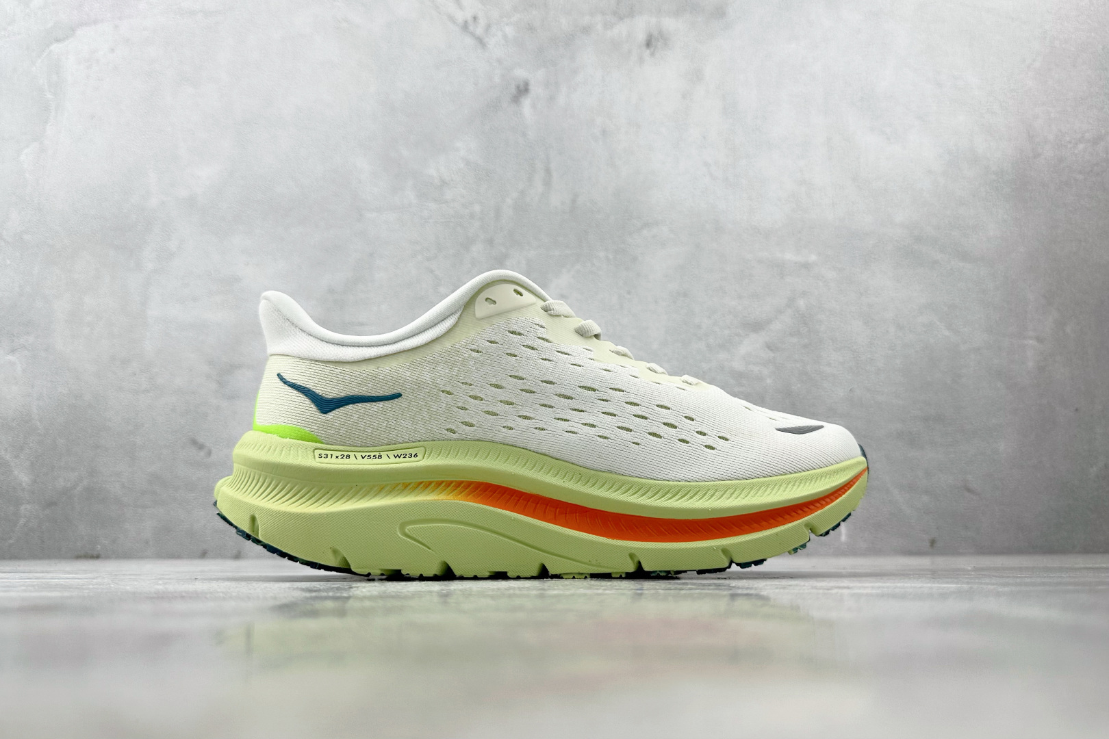 190 HOKA ONE ONE KAWANA 米白色 1123163-BDBB