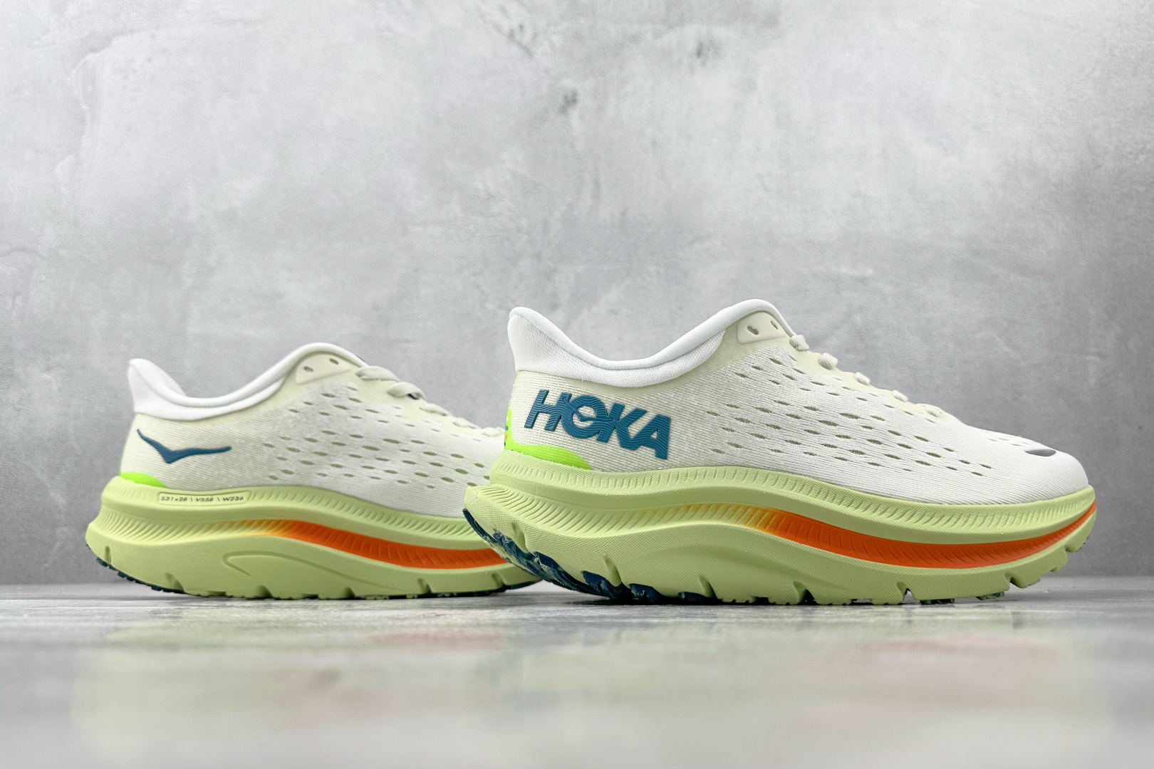 190 HOKA ONE ONE KAWANA 米白色 1123163-BDBB
