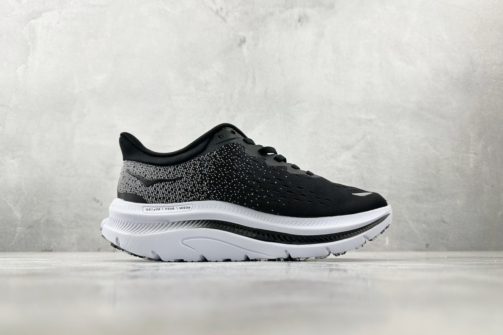 190 HOKA ONE ONE KAWANA 黑白 1123164-BWHT