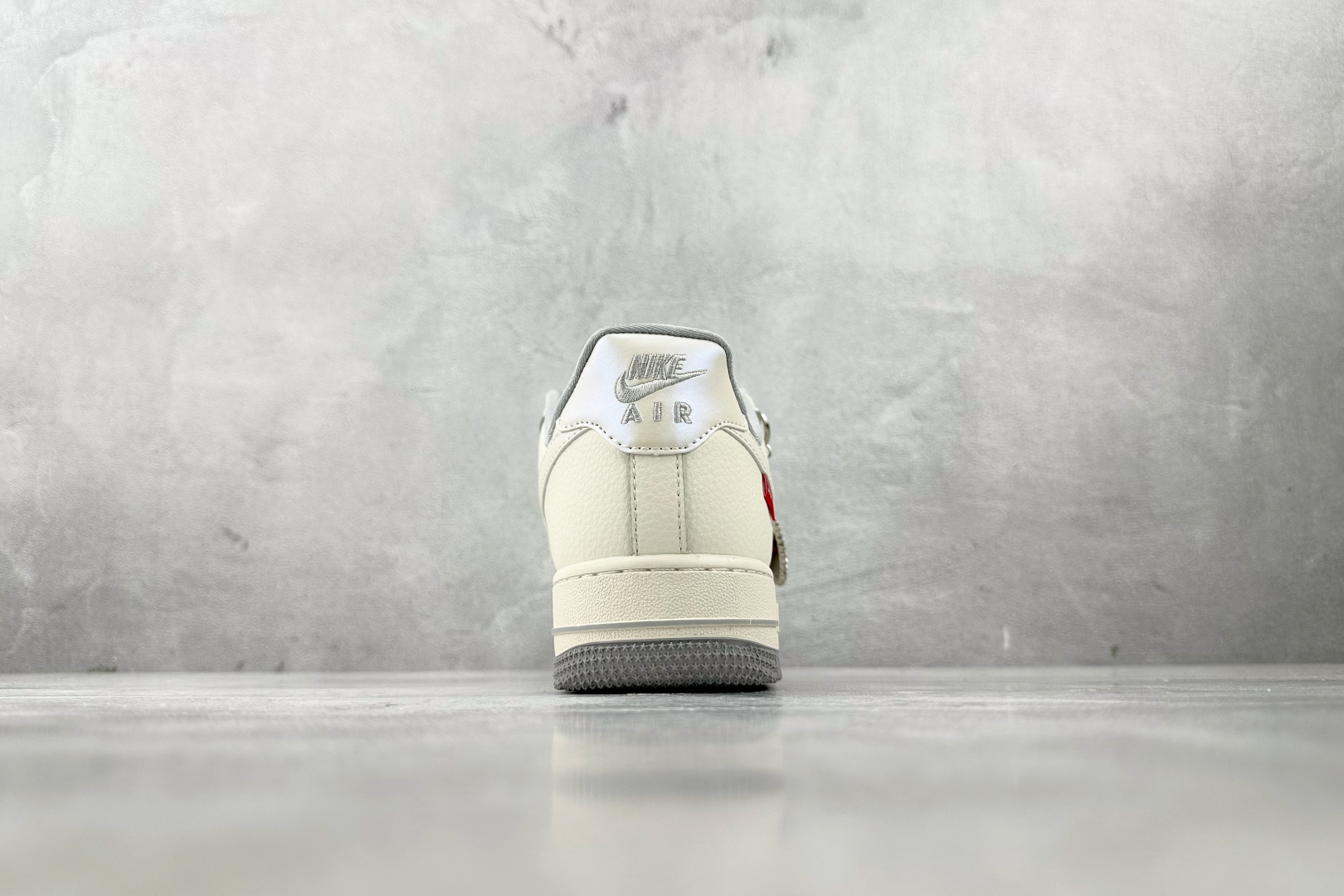 260 Nike Air Force 1'07 Supreme 联名 米白灰 XX3168-195