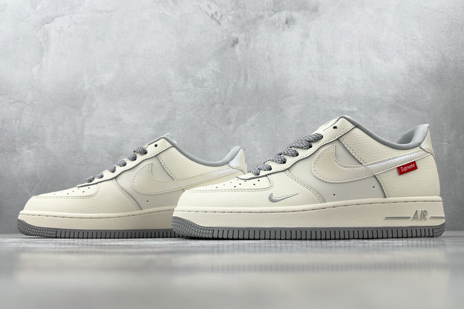 260 Nike Air Force 1'07 Supreme 联名 米白灰 XX3168-195