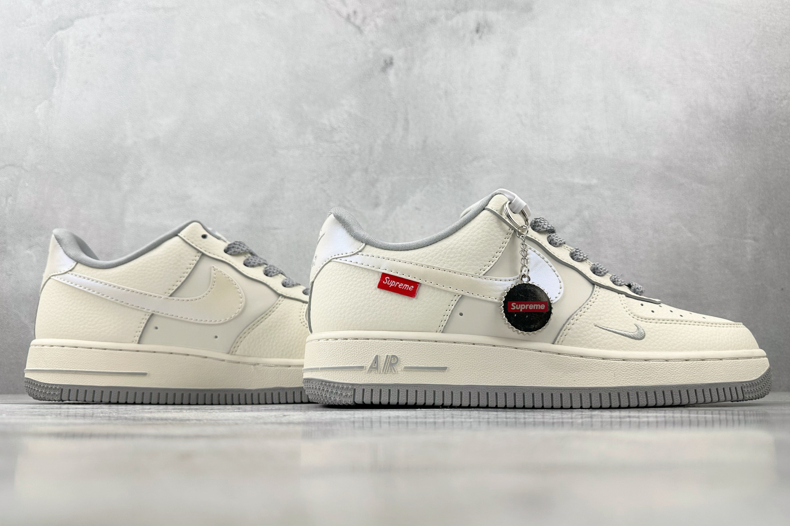 260 Nike Air Force 1'07 Supreme 联名 米白灰 XX3168-195