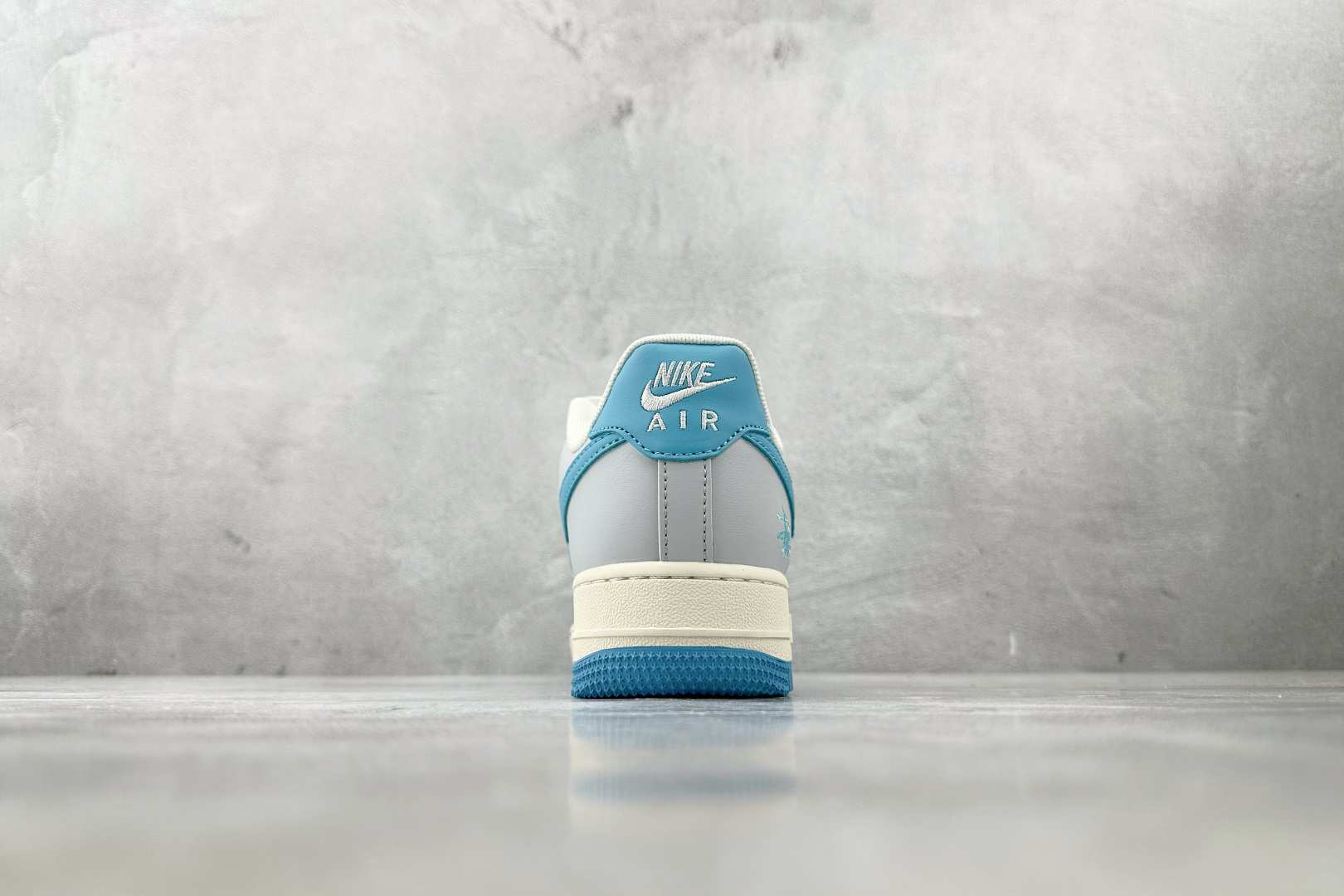 260 Nike Air Force 1'07 斯图西 联名 灰白蓝 JJ2508-717