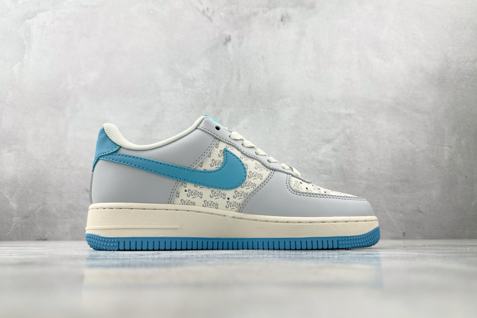260 Nike Air Force 1'07 斯图西 联名 灰白蓝 JJ2508-717