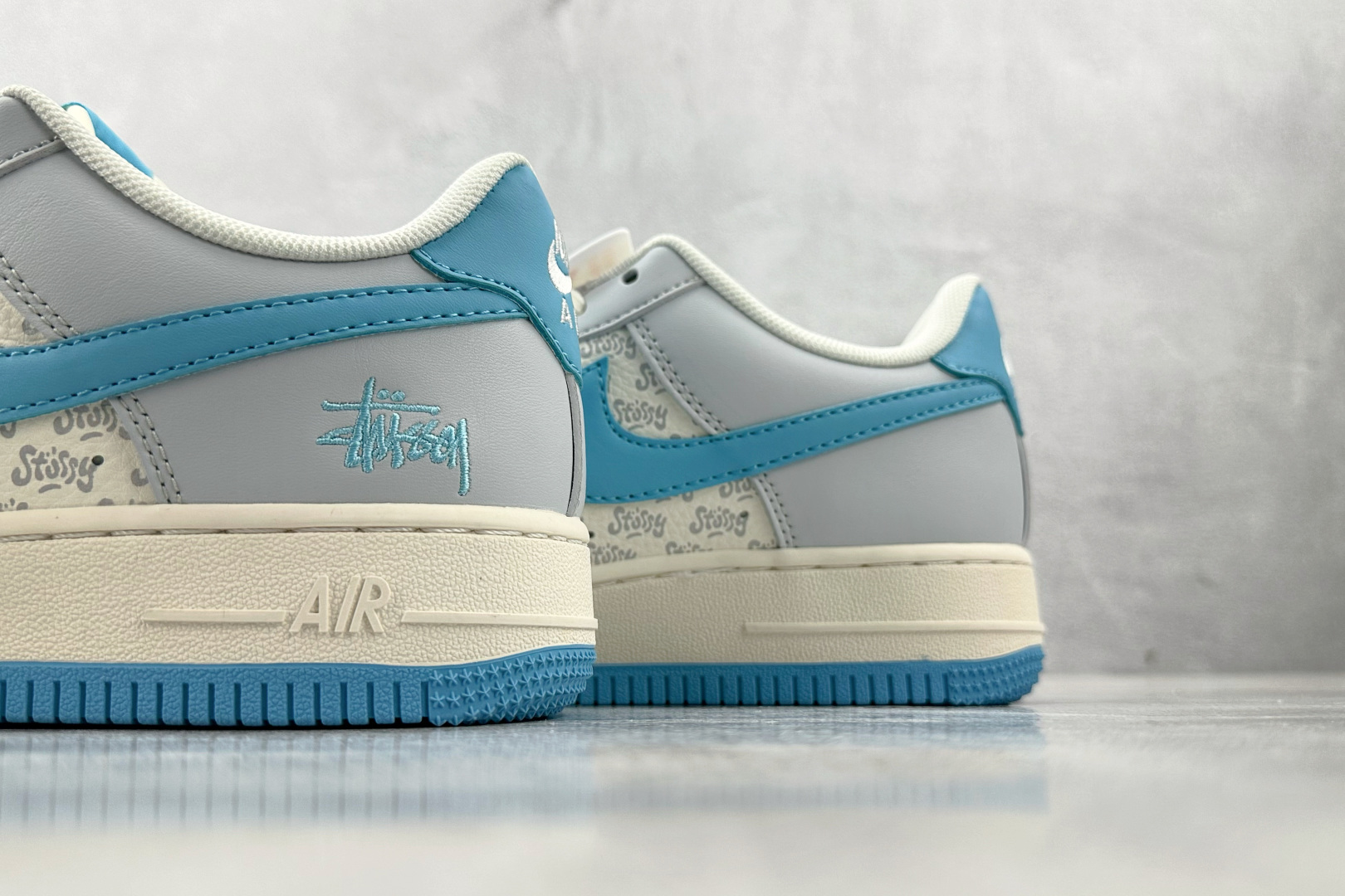 260 Nike Air Force 1'07 斯图西 联名 灰白蓝 JJ2508-717