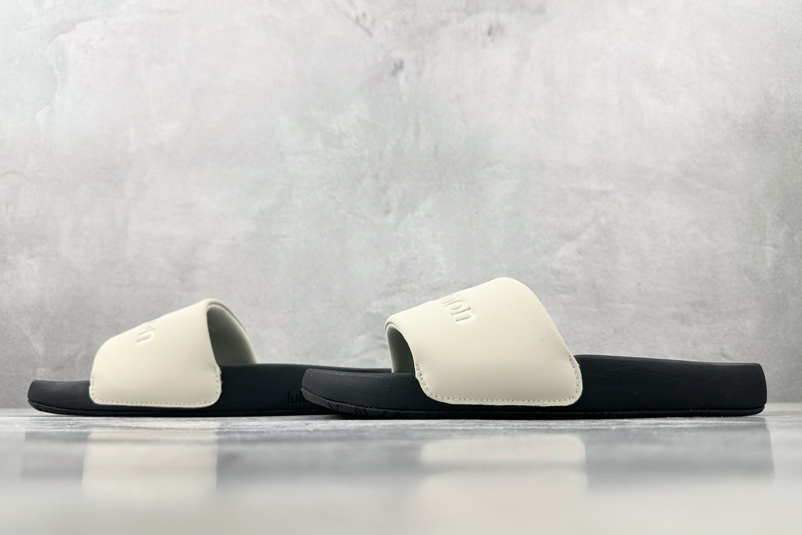 160 全新工厂开发 lululemon露露示蒙 restfeel slide白黑 LM9AYYS