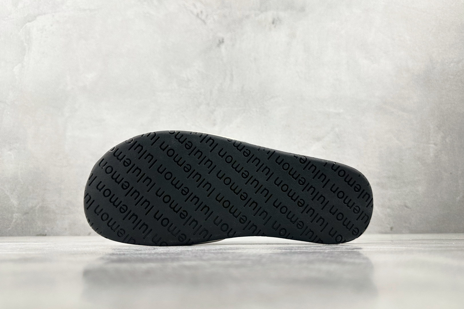 160 全新工厂开发 lululemon露露示蒙 restfeel slide白黑 LM9AYYS