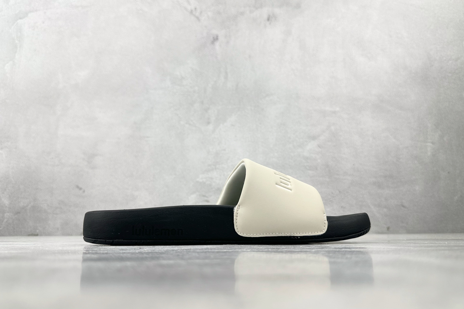 160 全新工厂开发 lululemon露露示蒙 restfeel slide白黑 LM9AYYS