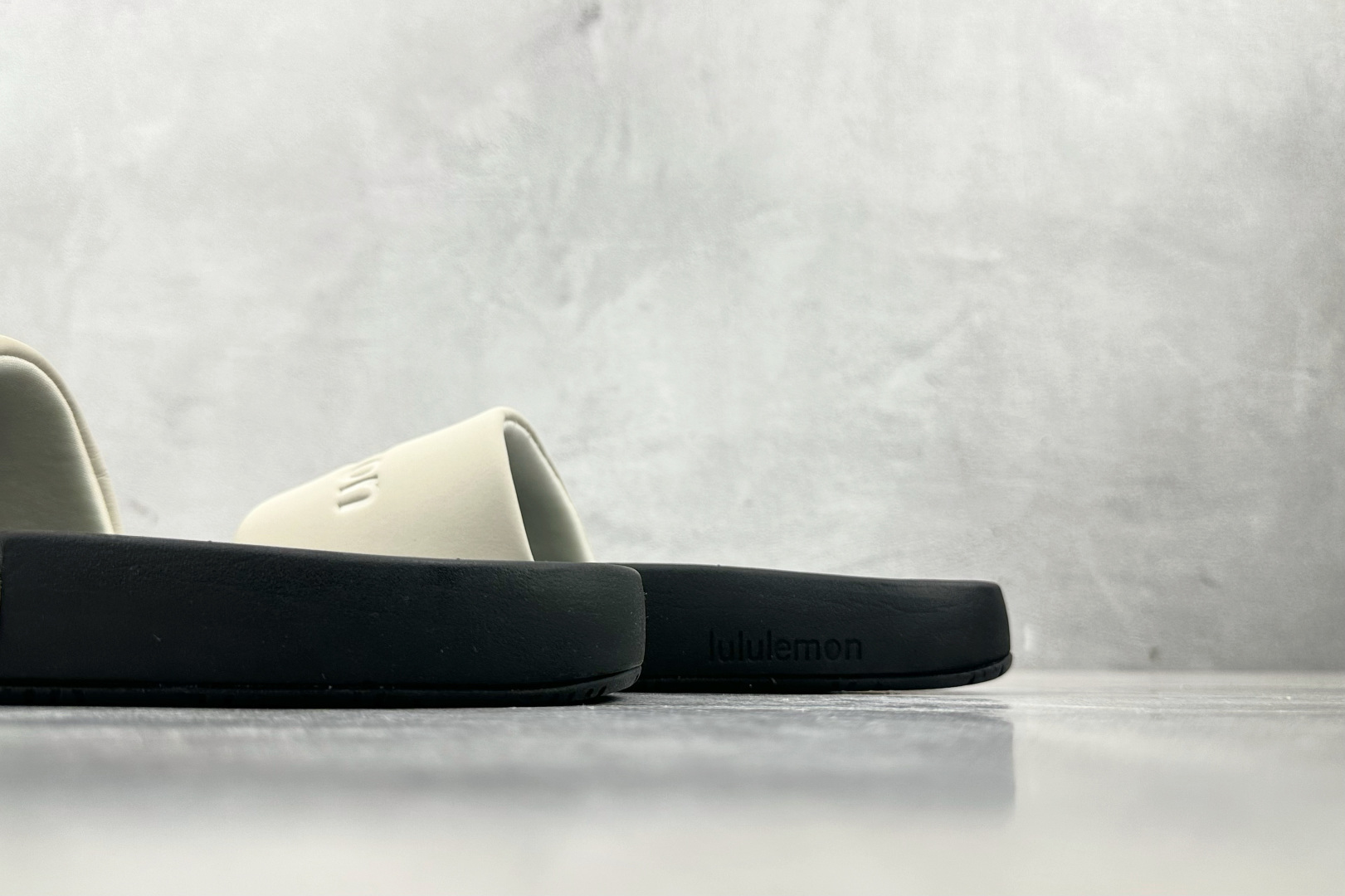 160 全新工厂开发 lululemon露露示蒙 restfeel slide白黑 LM9AYYS