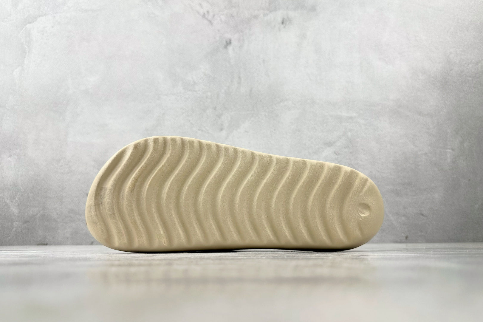 100 大厂出品 adidas Adilette Lumia 白色 JP9578