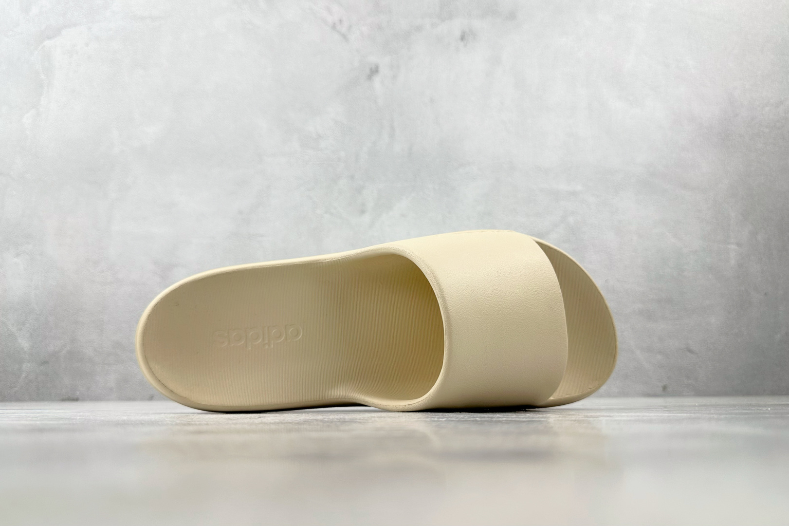 100 大厂出品 adidas Adilette Lumia 白色 JP9578