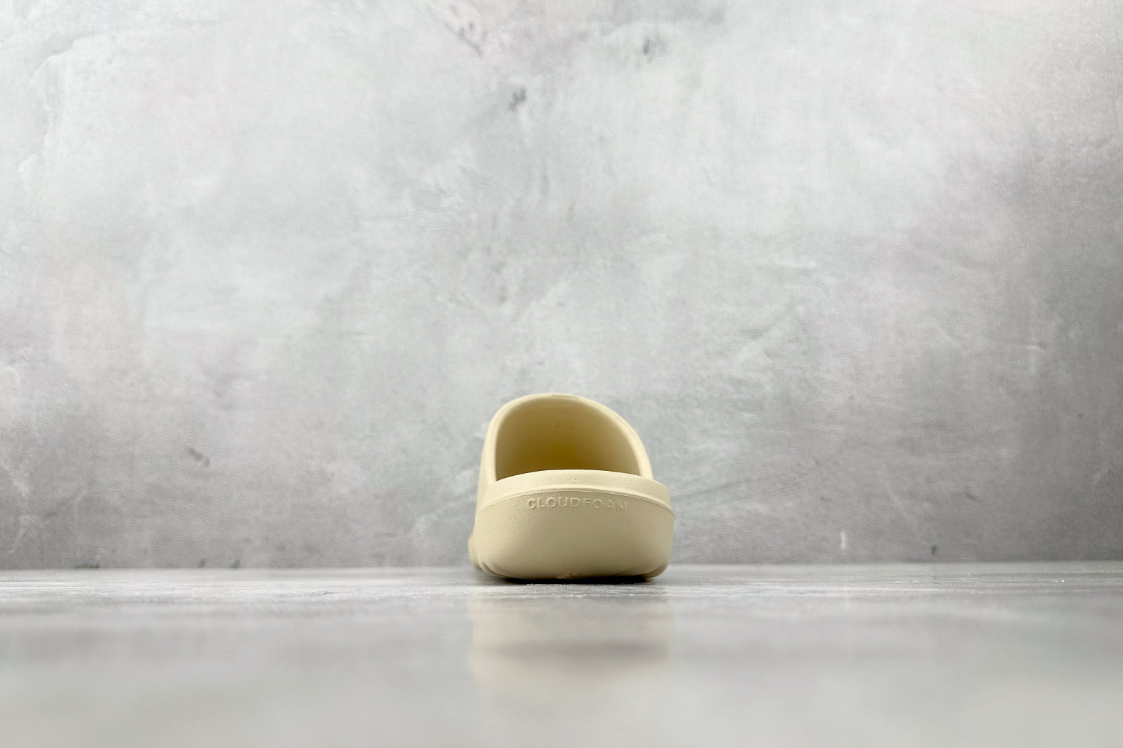 100 大厂出品 adidas Adilette Lumia 白色 JP9578