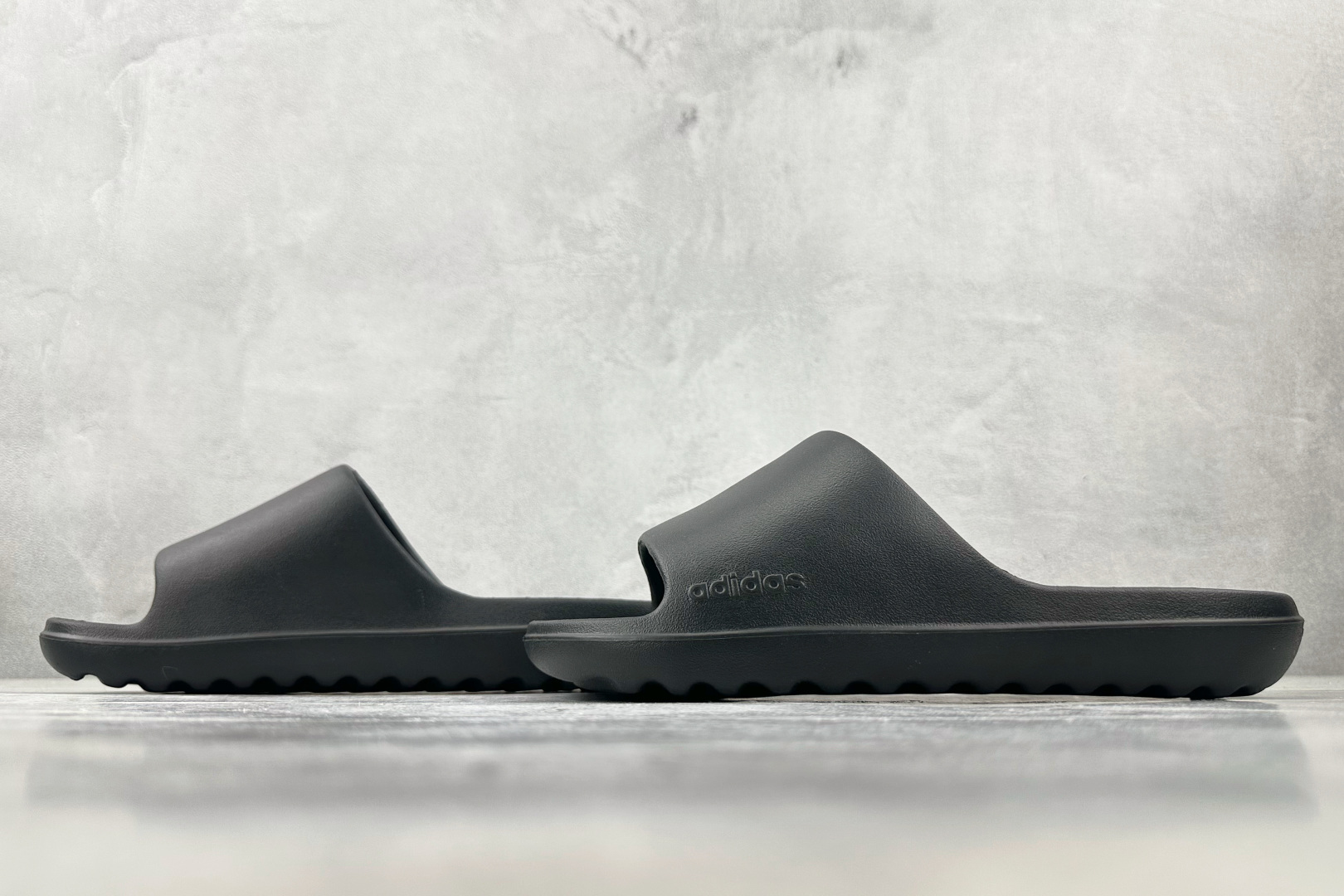 100 大厂出品 adidas Adilette Lumia 黑色 JP9580