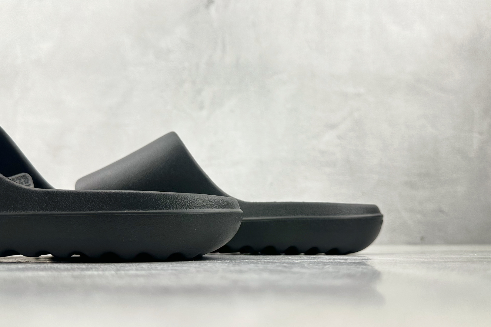 100 大厂出品 adidas Adilette Lumia 黑色 JP9580