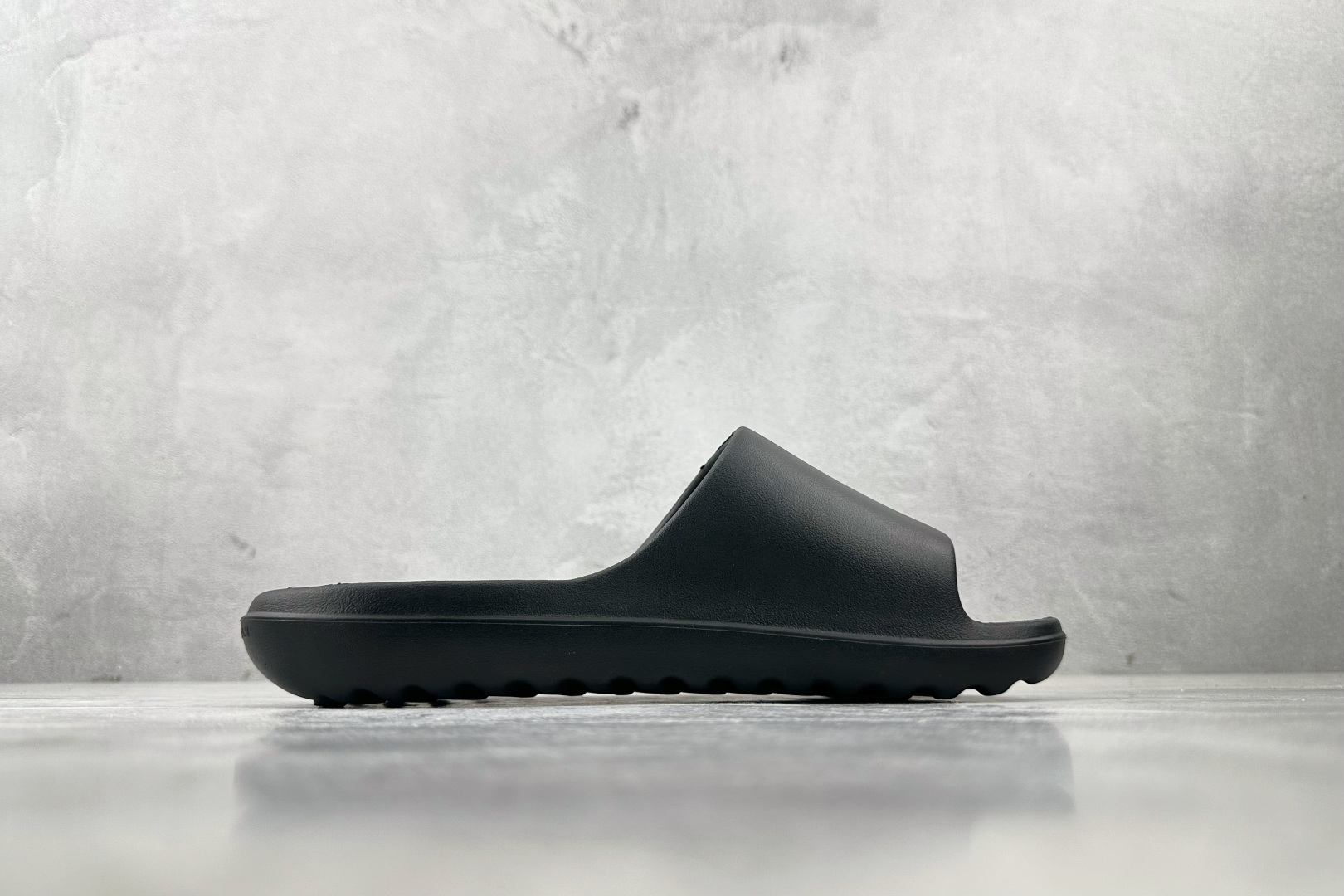 100 大厂出品 adidas Adilette Lumia 黑色 JP9580