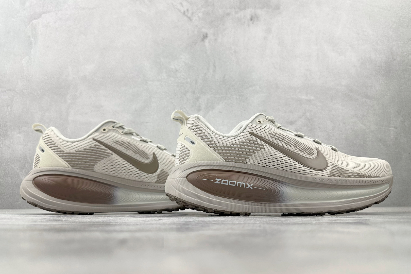 190 全套数据私模 Nike Vomero 18 棕色 HM6804-003