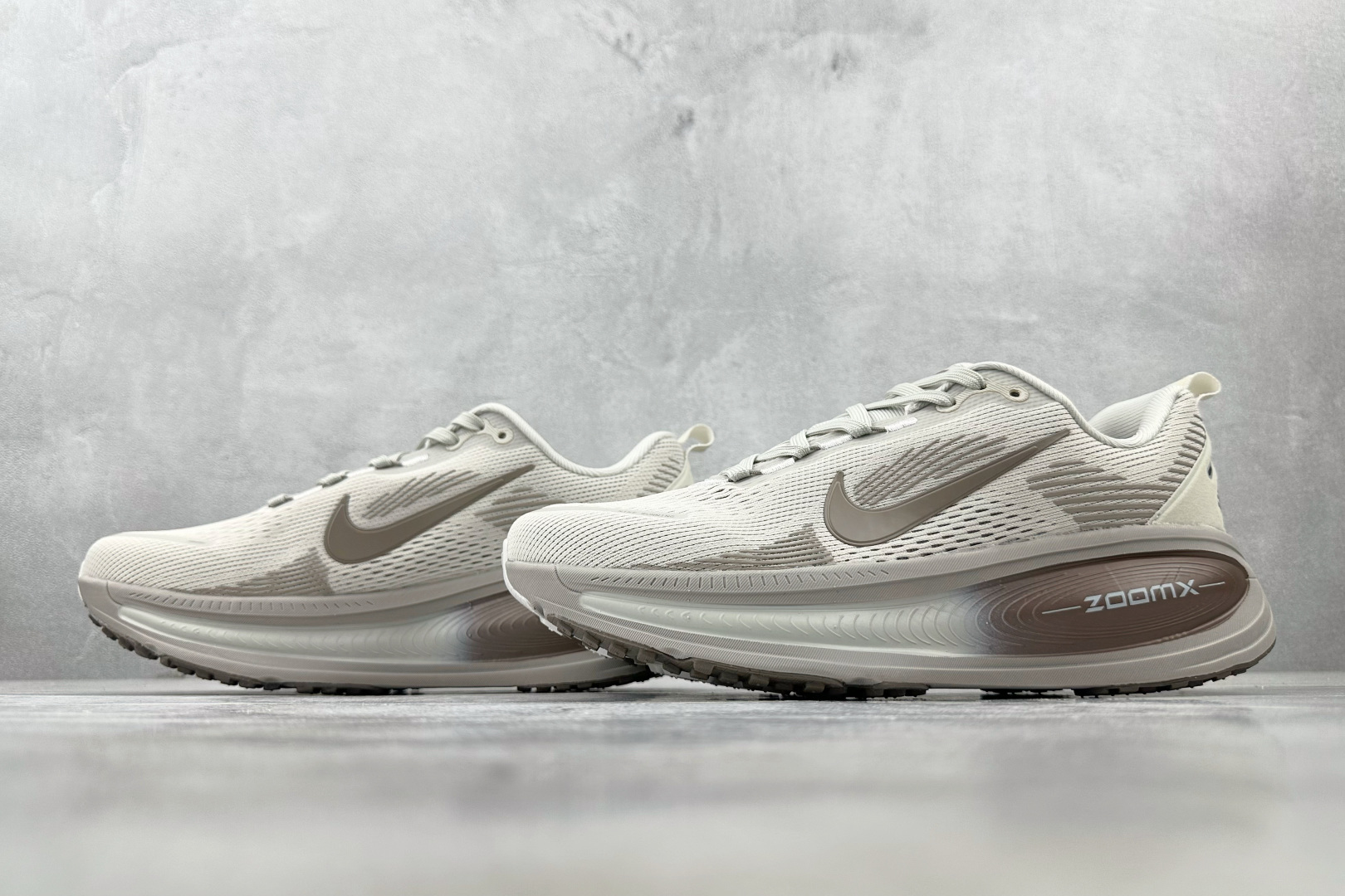 190 全套数据私模 Nike Vomero 18 棕色 HM6804-003